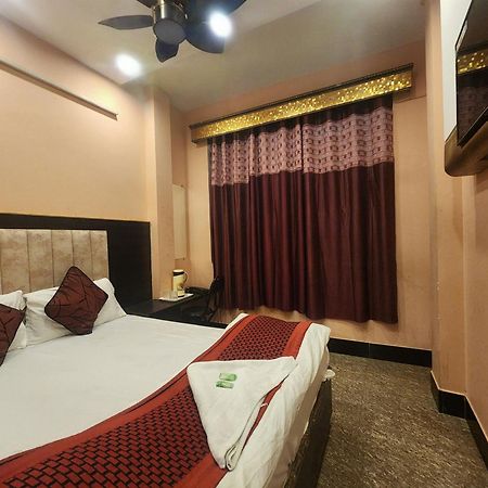 Hotel Sonic Palace Yeni Delhi Dış mekan fotoğraf